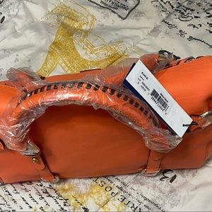 Brand new Dooney and Bourke Satchel